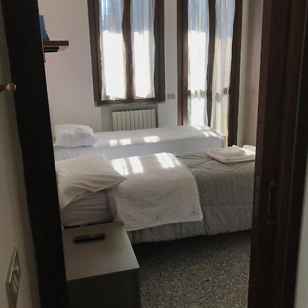 Camera Con Bagno Mirjana Cislago Exteriér fotografie