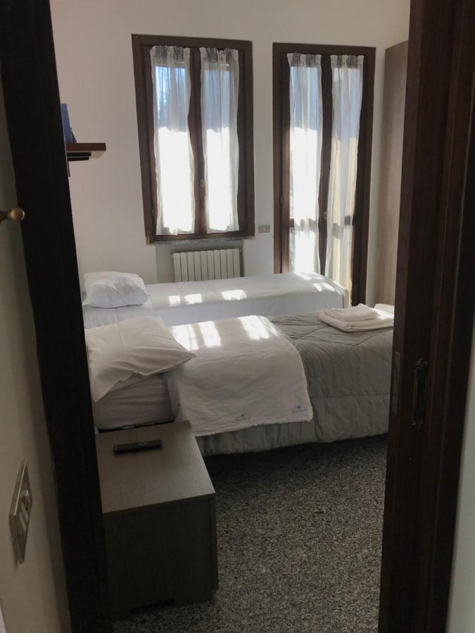 Camera Con Bagno Mirjana Cislago Exteriér fotografie