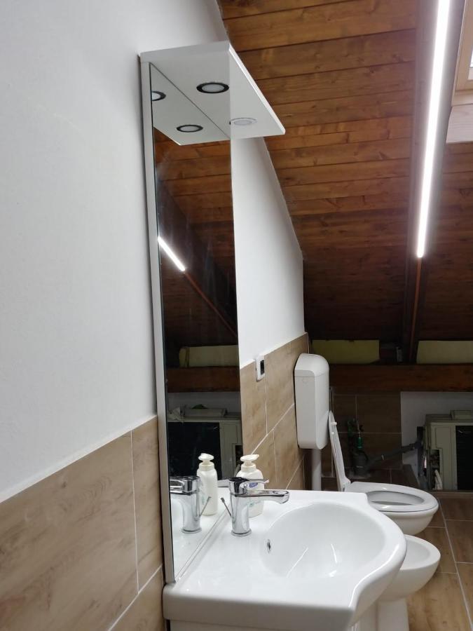 Camera Con Bagno Mirjana Cislago Exteriér fotografie